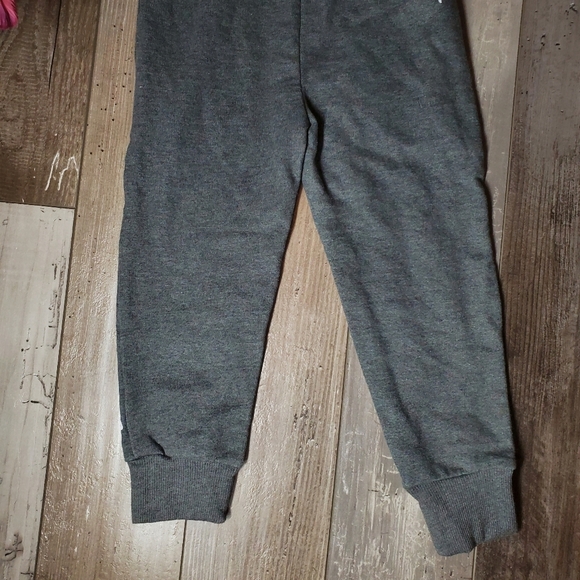 NWT Puma Boys SIze 4 Gray and White Logo Jogger Sweatpants - Picture 15 of 15